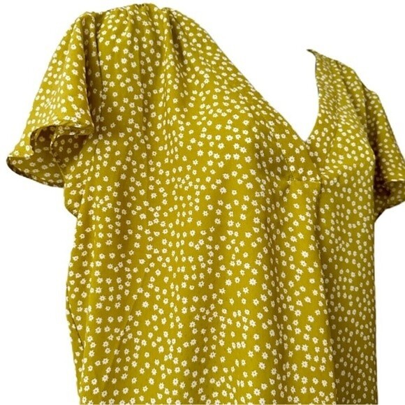 Carolina Belle Montreal Floral Short Sleeve Blouse Size Large - Picture 3 of 13